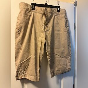 Lane Bryant Pedal Pusher Capri Pants Size 18 Khaki New